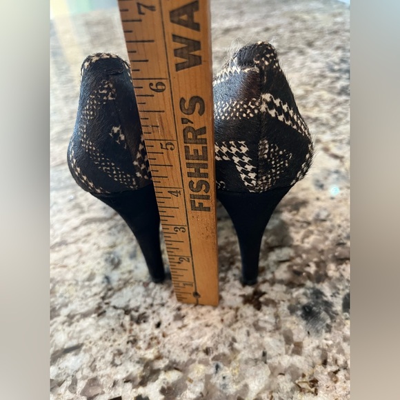 Vince Camuto Heels - Picture 7 of 8